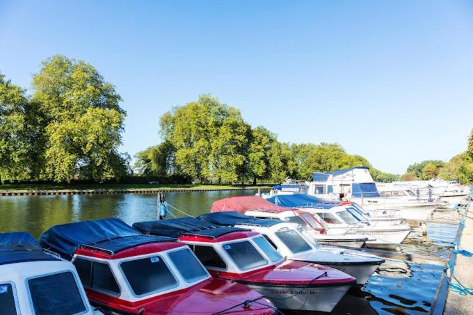 Holiday home Radiant Retreat Datchet-12 Mins To Heathrow Close To Windsor ,legoland, Eton And Slough